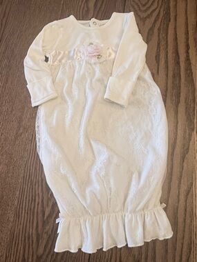 Koala Baby Boutique Girls White Lace Vintage Gown Sz 0-6 months Pink flower ABB